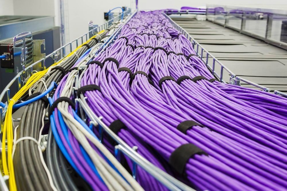 Verzorgde datanetwerkbekabeling aangelegd door NH Installatietechnieken